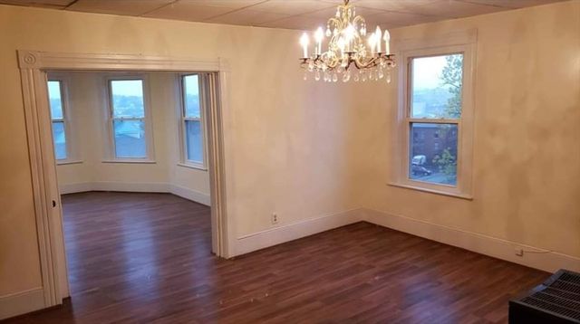 37 Vernon St 3, Worcester, MA 01610