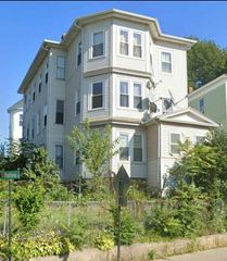 37 Vernon St 3, Worcester, MA 01610