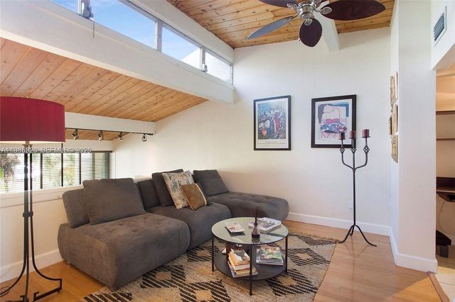 10449 SW 78th St, Miami, FL 33173