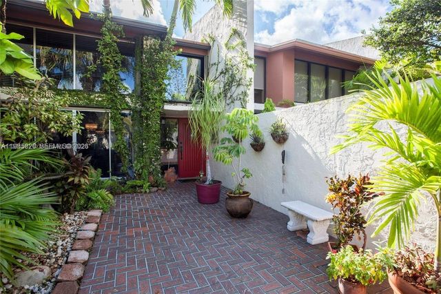 10449 SW 78th St, Miami, FL 33173