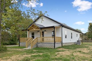 404 W 4th Ave, Hohenwald, TN 38462