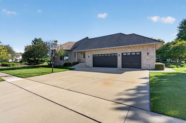 25118 W McMillin Drive, Channahon, IL 60410