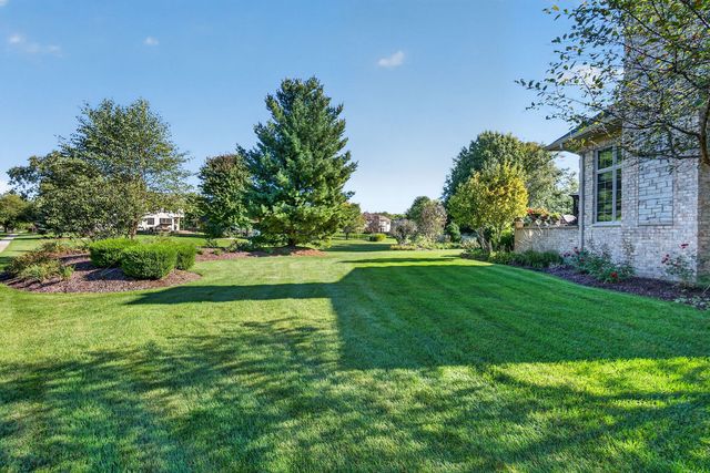 25118 W McMillin Drive, Channahon, IL 60410