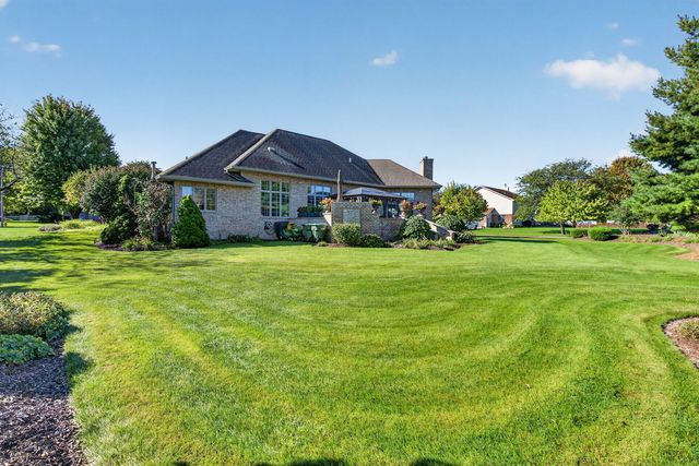 25118 W McMillin Drive, Channahon, IL 60410