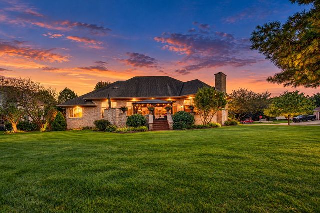 25118 W McMillin Drive, Channahon, IL 60410
