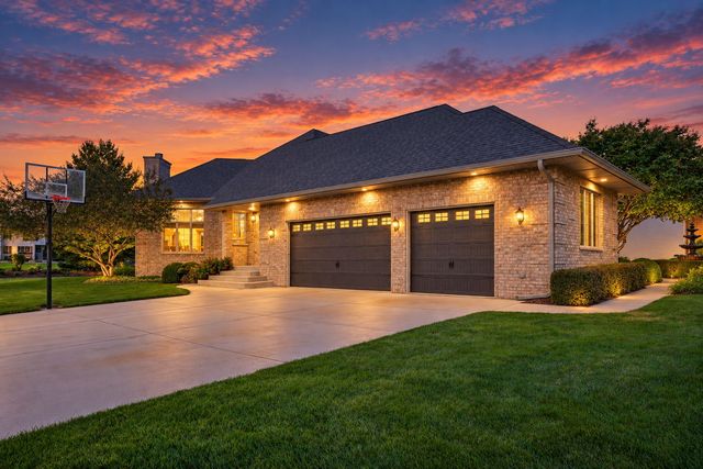 25118 W McMillin Drive, Channahon, IL 60410
