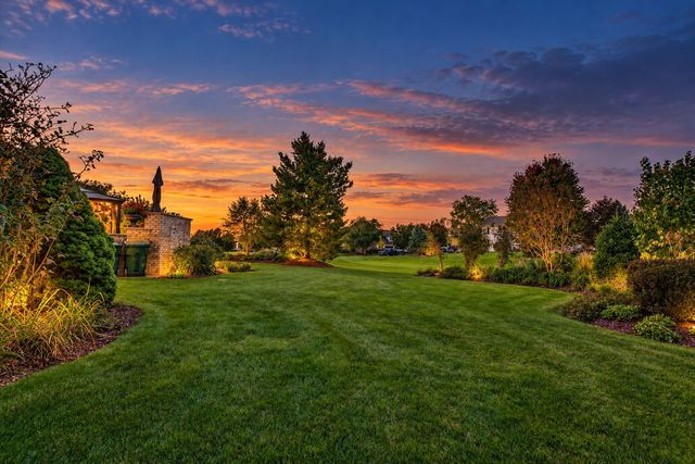 25118 W McMillin Drive, Channahon, IL 60410
