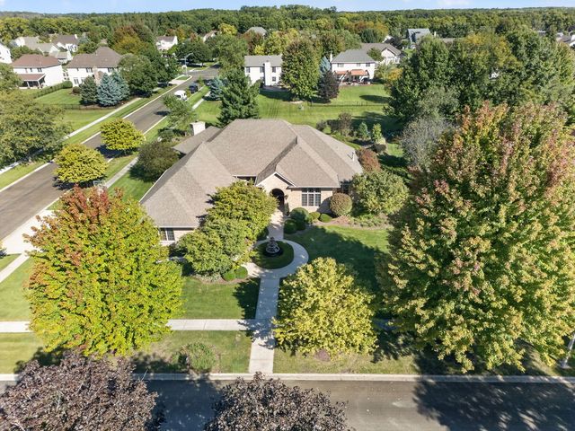 25118 W McMillin Drive, Channahon, IL 60410