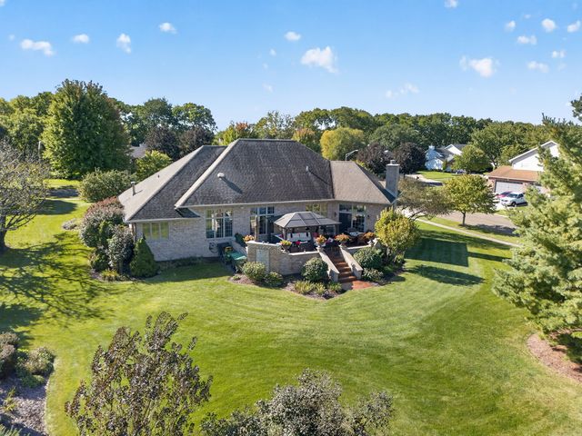 25118 W McMillin Drive, Channahon, IL 60410