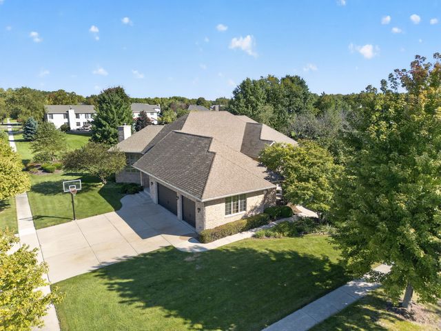25118 W McMillin Drive, Channahon, IL 60410