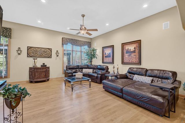 25118 W McMillin Drive, Channahon, IL 60410