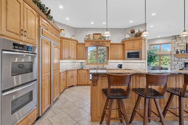 25118 W McMillin Drive, Channahon, IL 60410