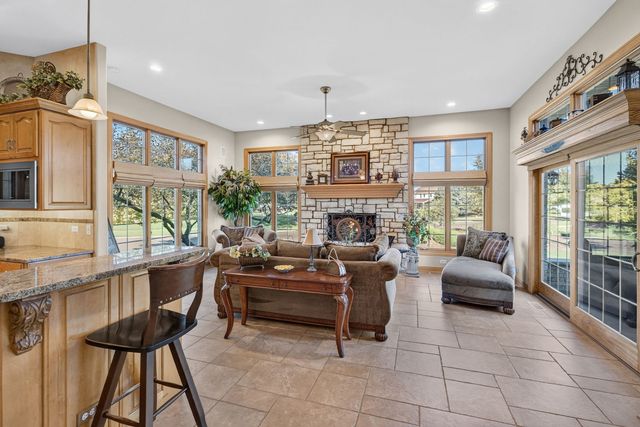25118 W McMillin Drive, Channahon, IL 60410