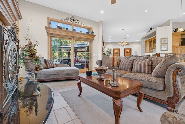 25118 W McMillin Drive, Channahon, IL 60410