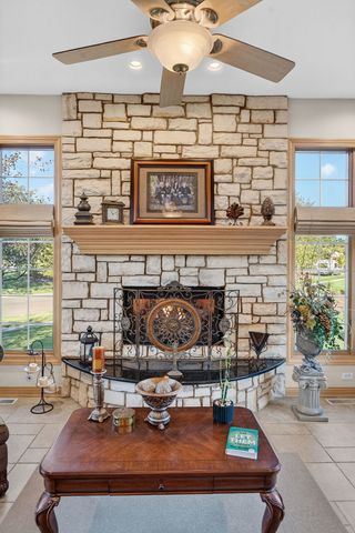 25118 W McMillin Drive, Channahon, IL 60410
