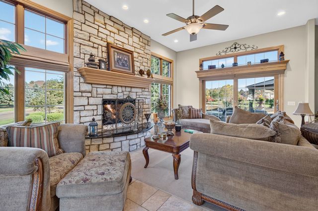 25118 W McMillin Drive, Channahon, IL 60410
