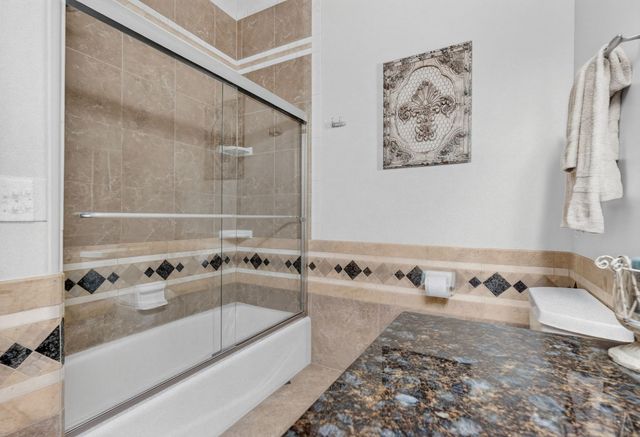 25118 W McMillin Drive, Channahon, IL 60410