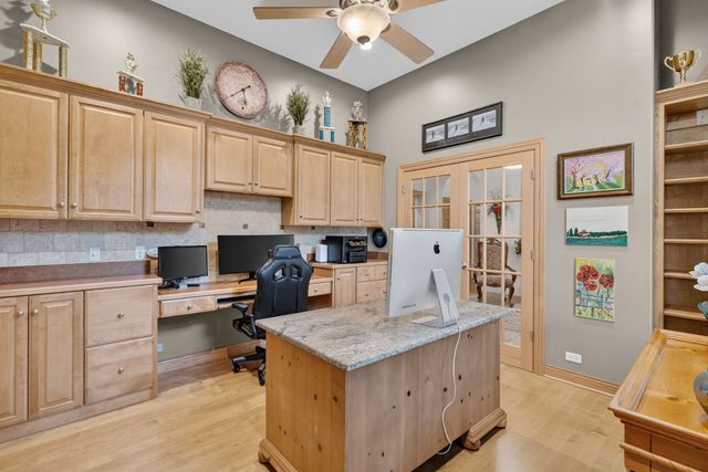 25118 W McMillin Drive, Channahon, IL 60410