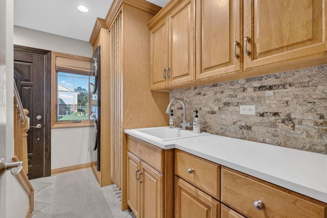 25118 W McMillin Drive, Channahon, IL 60410