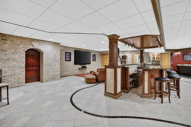 25118 W McMillin Drive, Channahon, IL 60410