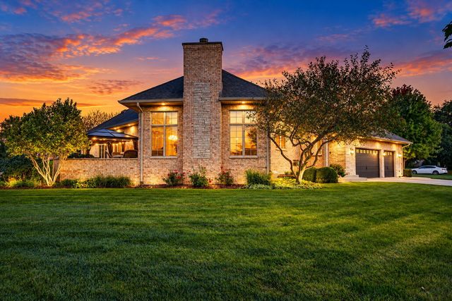 25118 W McMillin Drive, Channahon, IL 60410