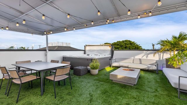 230 George Bush Boulevard, Delray Beach, FL 33444