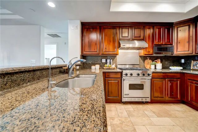 12044 Hoffman Street 303, Studio City, CA 91604