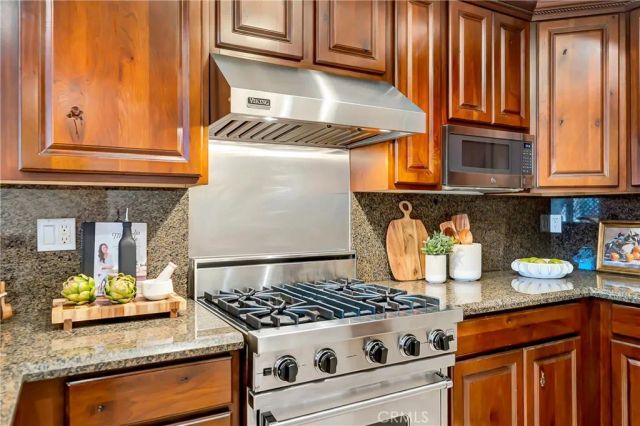 12044 Hoffman Street 303, Studio City, CA 91604