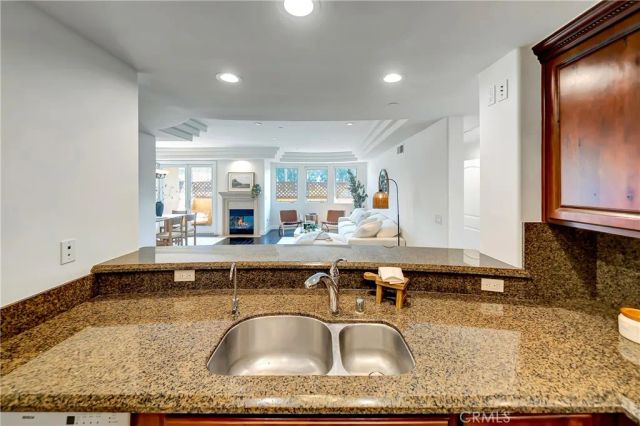 12044 Hoffman Street 303, Studio City, CA 91604