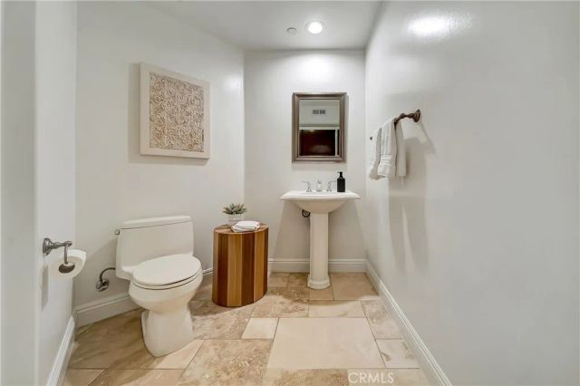 12044 Hoffman Street 303, Studio City, CA 91604