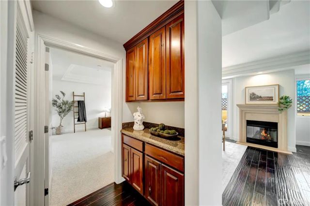 12044 Hoffman Street 303, Studio City, CA 91604