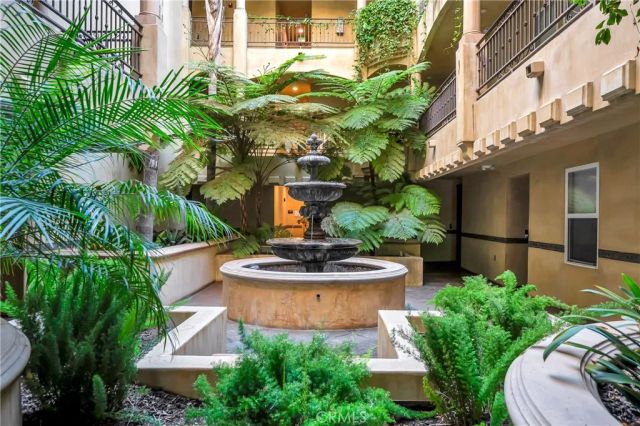 12044 Hoffman Street 303, Studio City, CA 91604