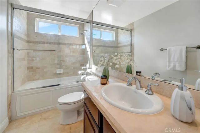 12044 Hoffman Street 303, Studio City, CA 91604