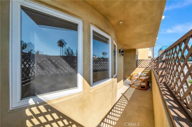12044 Hoffman Street 303, Studio City, CA 91604