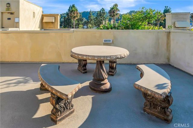 12044 Hoffman Street 303, Studio City, CA 91604