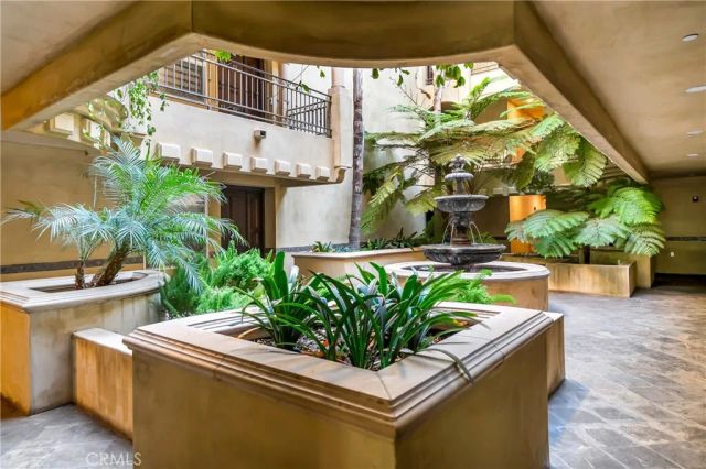 12044 Hoffman Street 303, Studio City, CA 91604