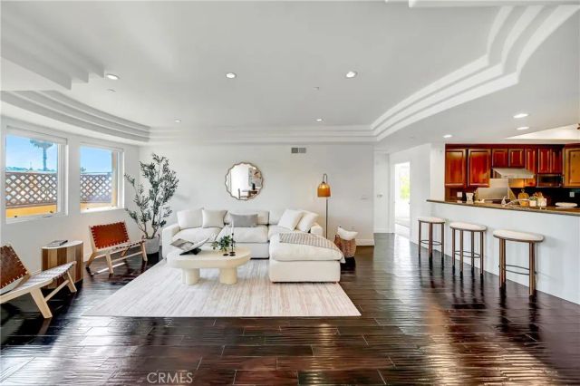 12044 Hoffman Street 303, Studio City, CA 91604