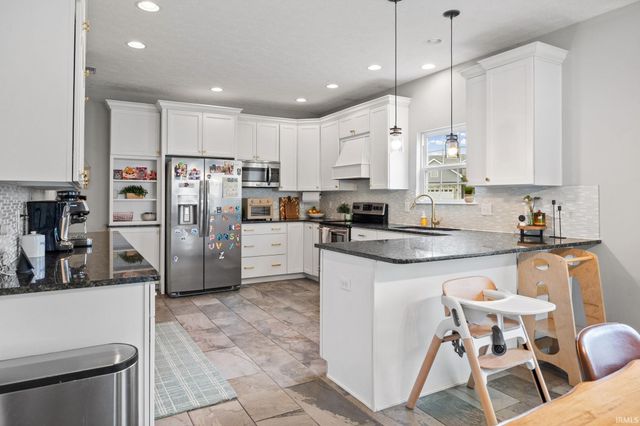 6095 Macleod Court, West Lafayette, IN 47906