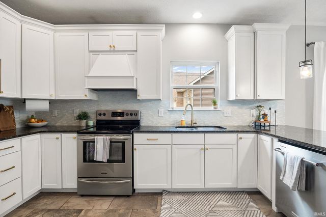 6095 Macleod Court, West Lafayette, IN 47906