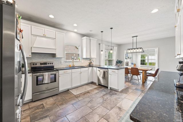 6095 Macleod Court, West Lafayette, IN 47906