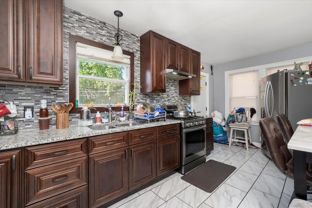 7130 S Seeley Avenue, Chicago, IL 60636