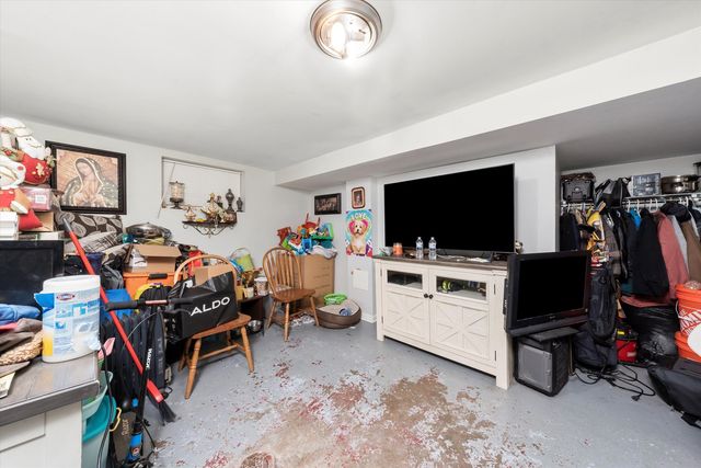 7130 S Seeley Avenue, Chicago, IL 60636