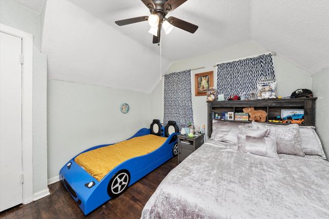 7130 S Seeley Avenue, Chicago, IL 60636