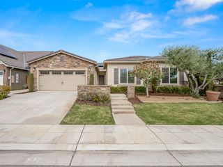 537 S Crescent Lane, Madera, CA 93636