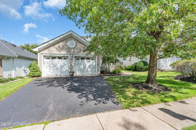 23 Summerwinds Drive, Lakewood, NJ 08701