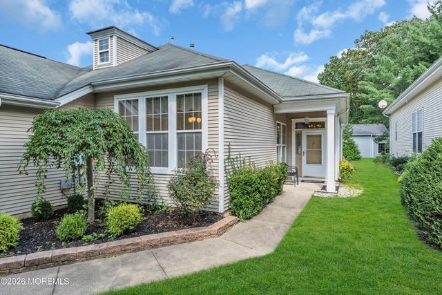 23 Summerwinds Drive, Lakewood, NJ 08701