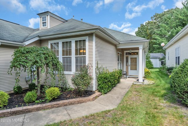 23 Summerwinds Drive, Lakewood, NJ 08701