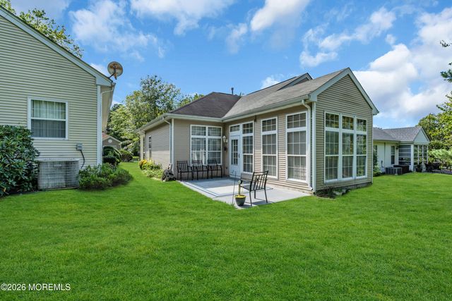23 Summerwinds Drive, Lakewood, NJ 08701