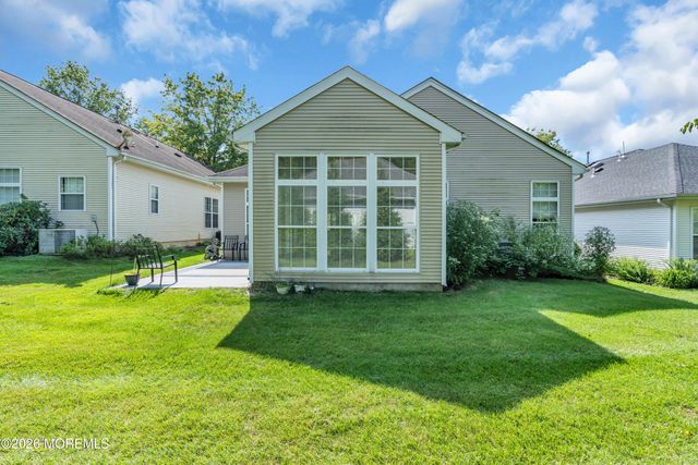 23 Summerwinds Drive, Lakewood, NJ 08701