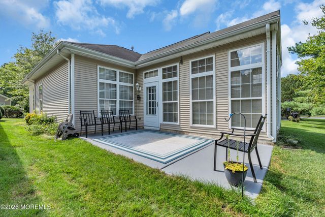 23 Summerwinds Drive, Lakewood, NJ 08701
